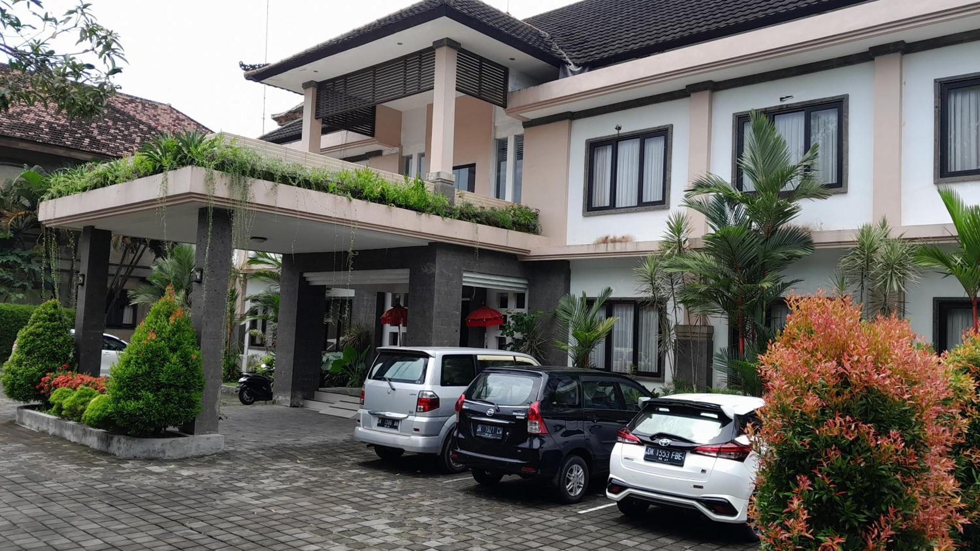 Hotel Dhyana Pura Kapal Eksteriør bilde