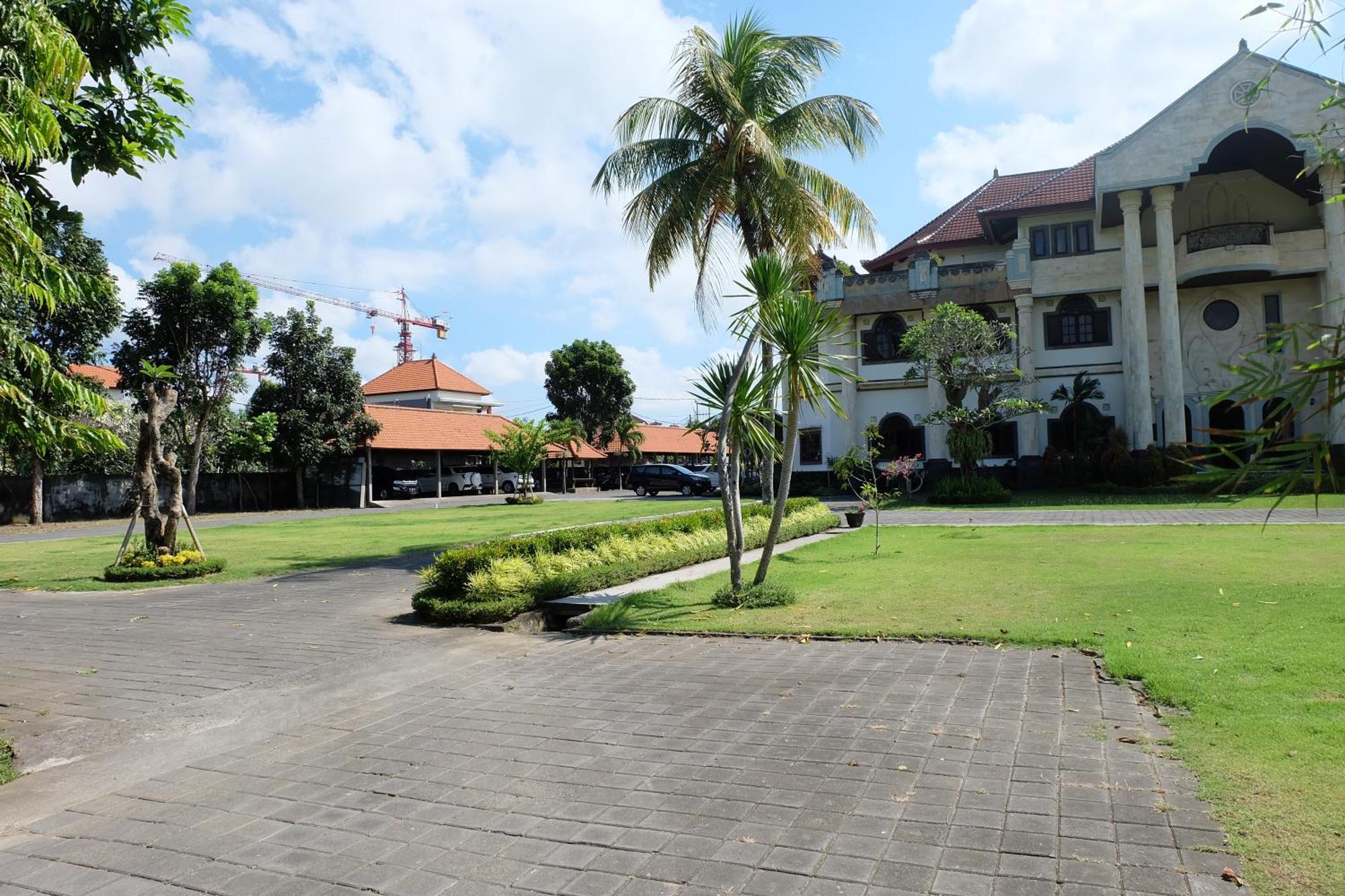 Hotel Dhyana Pura Kapal Eksteriør bilde